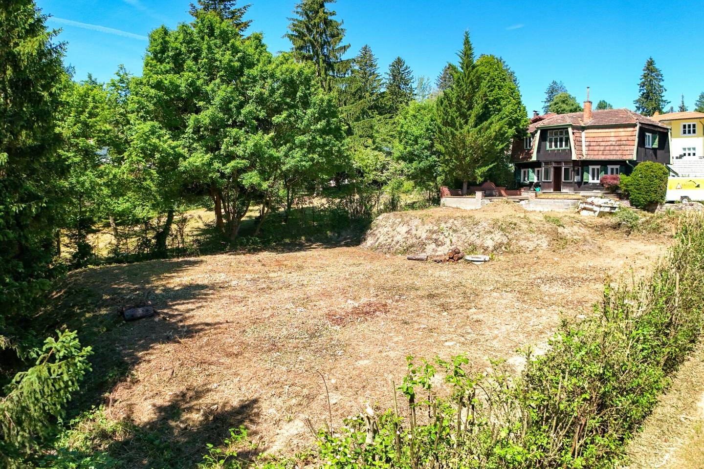 Südhang mit Althaus in bester Lage am Bartberg