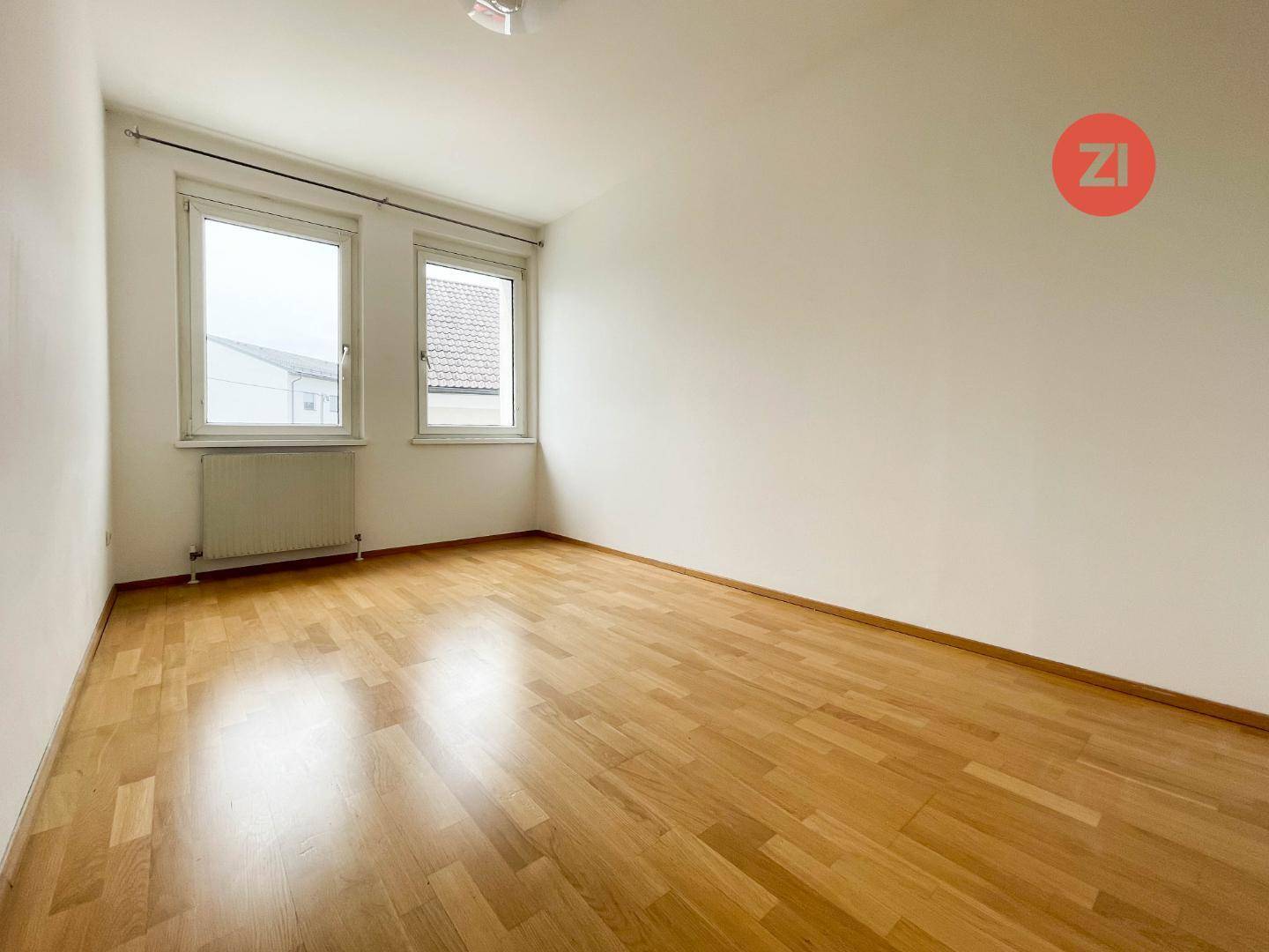 Bright Wohnung with private roof terrace area in central location