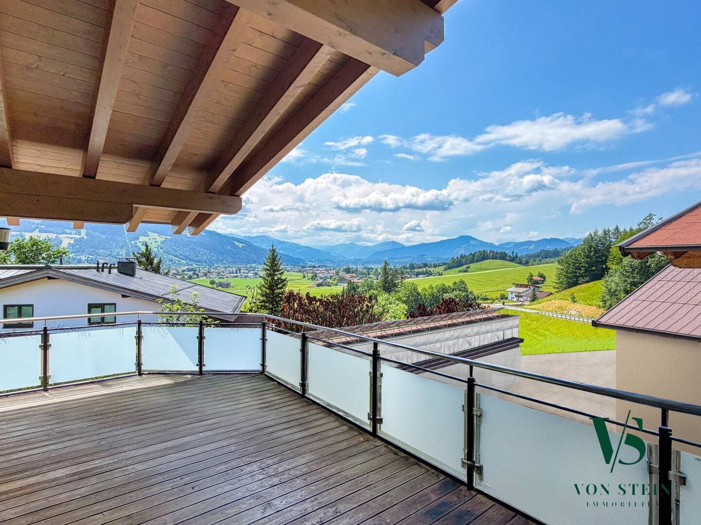 Alpiner Wohntraum nahe Kitzbühel – exklusive Dachgeschosswohnung mit Panoramaterrasse und Hornblick