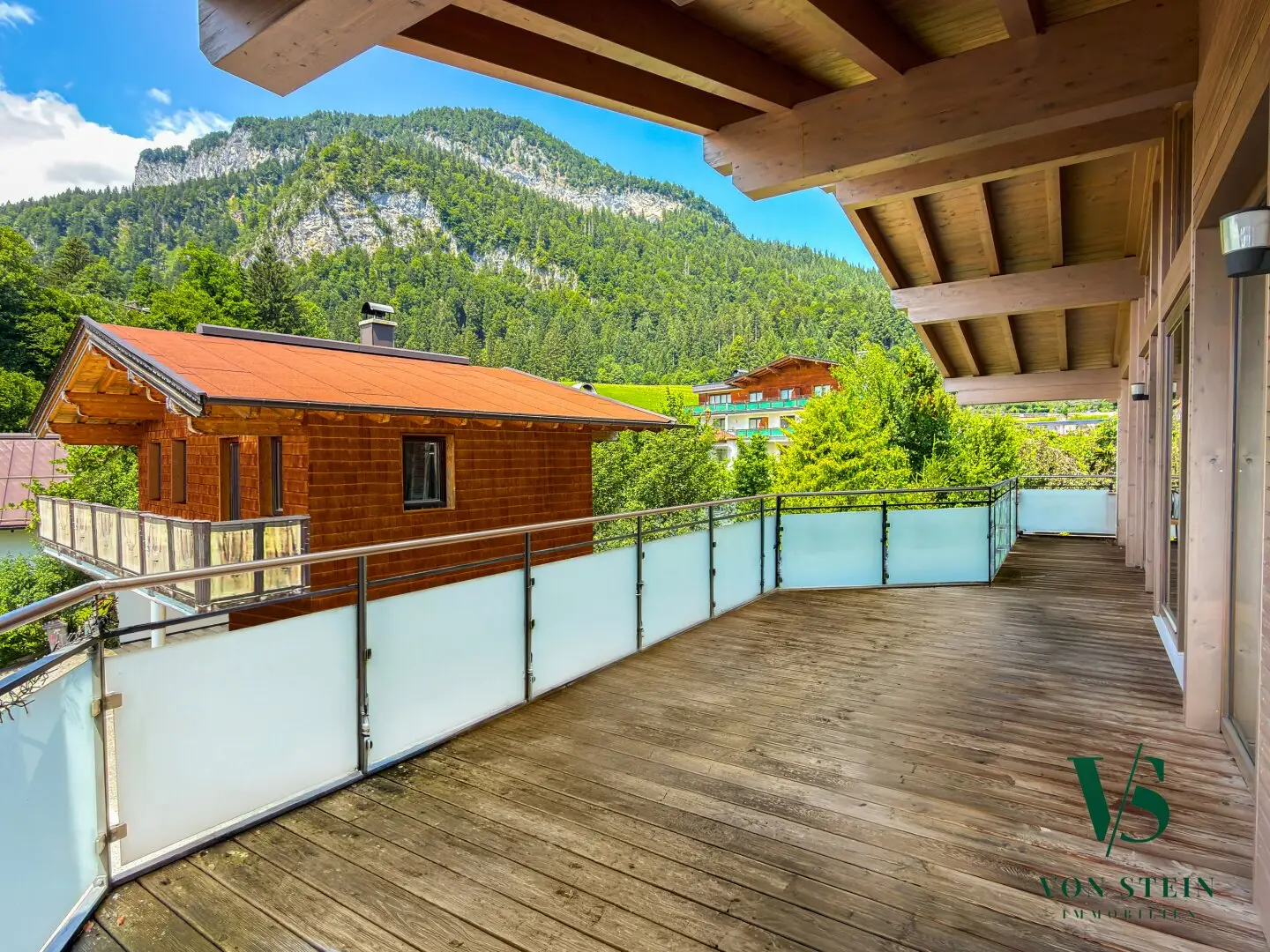 Alpiner Wohntraum nahe Kitzbühel – exklusive Dachgeschosswohnung mit Panoramaterrasse und Hornblick