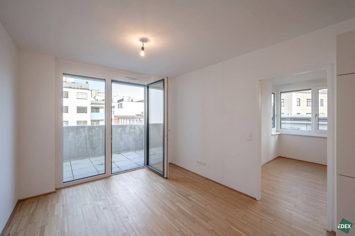 Bright and modern 3-room apartment with loggia
