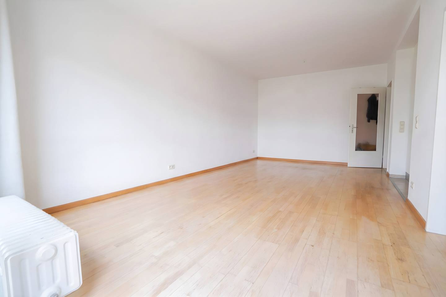 Bright Wohnung with large south balcony and mountain view