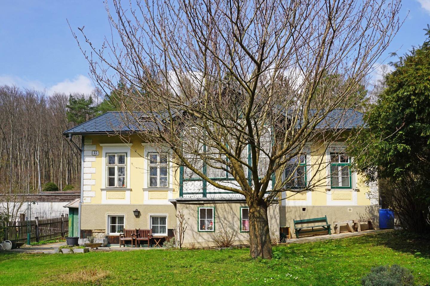 Wienerwaldvilla auf riesigem Grundstück in traumhafter Südlage am Sagberg