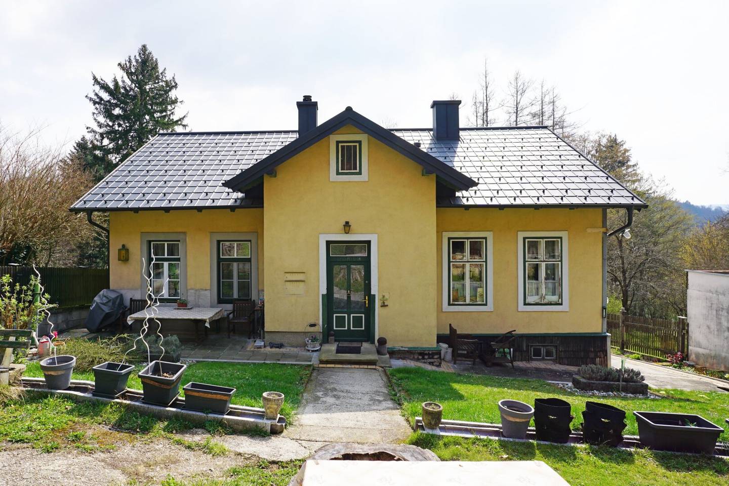 Wienerwaldvilla auf riesigem Grundstück in traumhafter Südlage am Sagberg