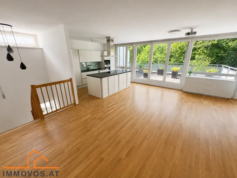 Klimatisiertes Penthouse mit großen Terrassen und Waldblick