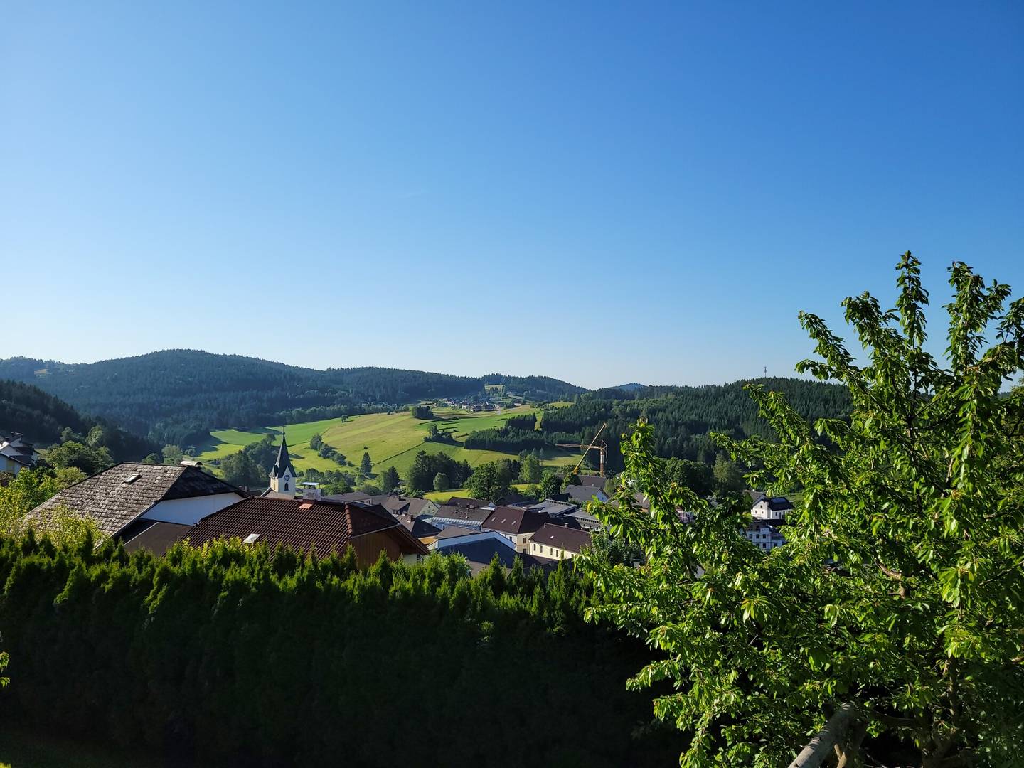 Zentrale Wohnung mit Balkon und Parkplatz