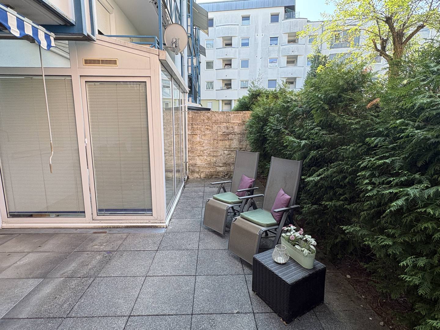 Ground floor apartment with conservatory and terrace