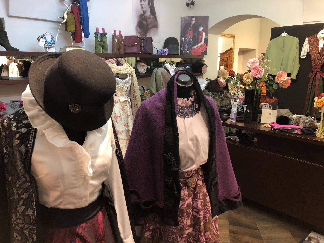 Well-established FASHION/TRACHTEN BOUTIQUE in the CENTER of VIENNA