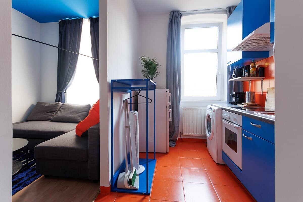 Gemütliche, vollmöblierte 2-Zimmer-Altbauwohnung – bezugsfertig, ruhige Lage nahe U3 Johnstraße, 1150 Wien