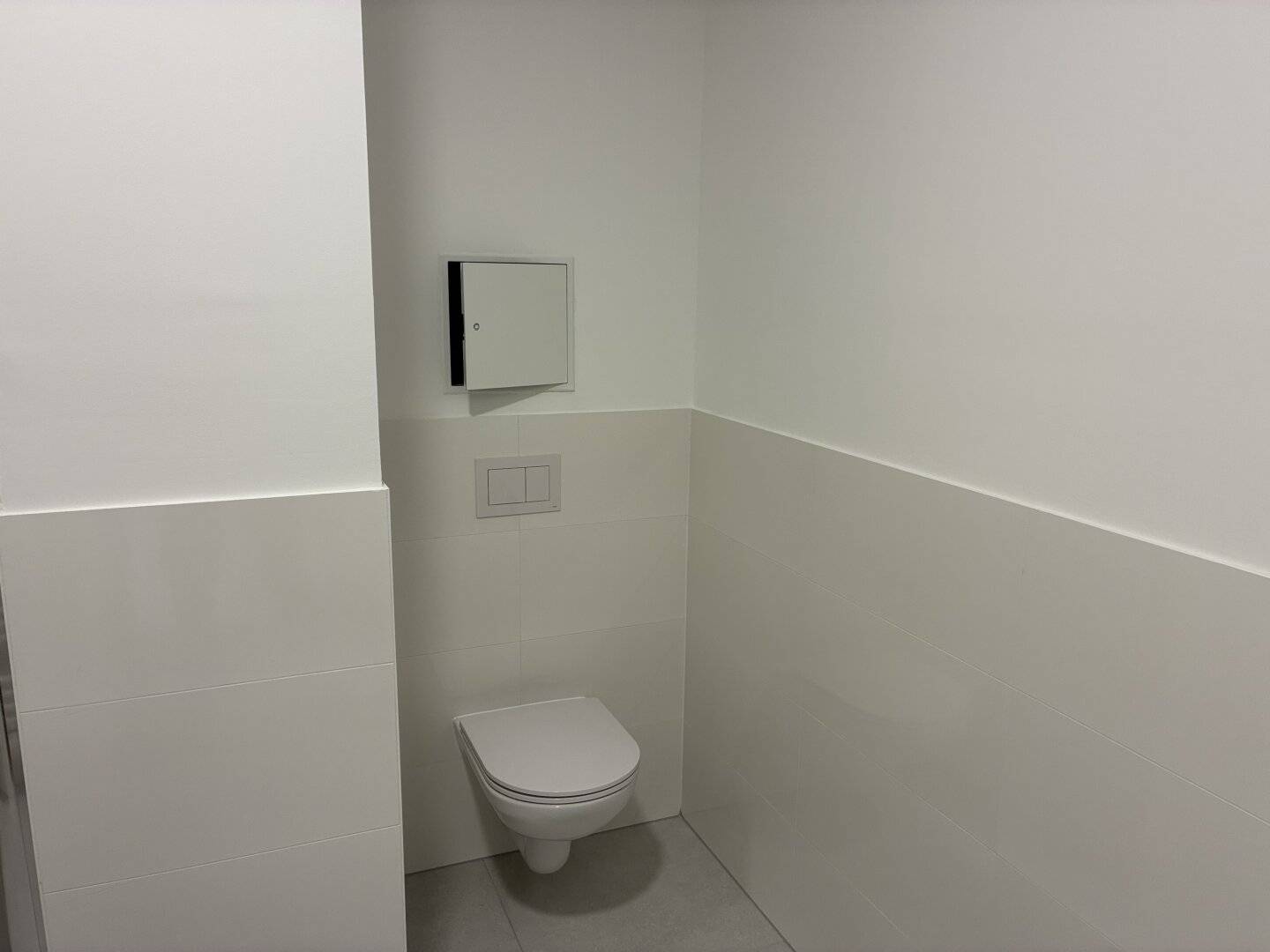 NEU SANIERT - ERSTBEZUG - 2 ZIMMER