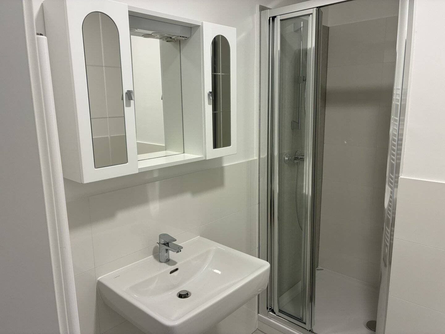NEU SANIERT - ERSTBEZUG - 2 ZIMMER