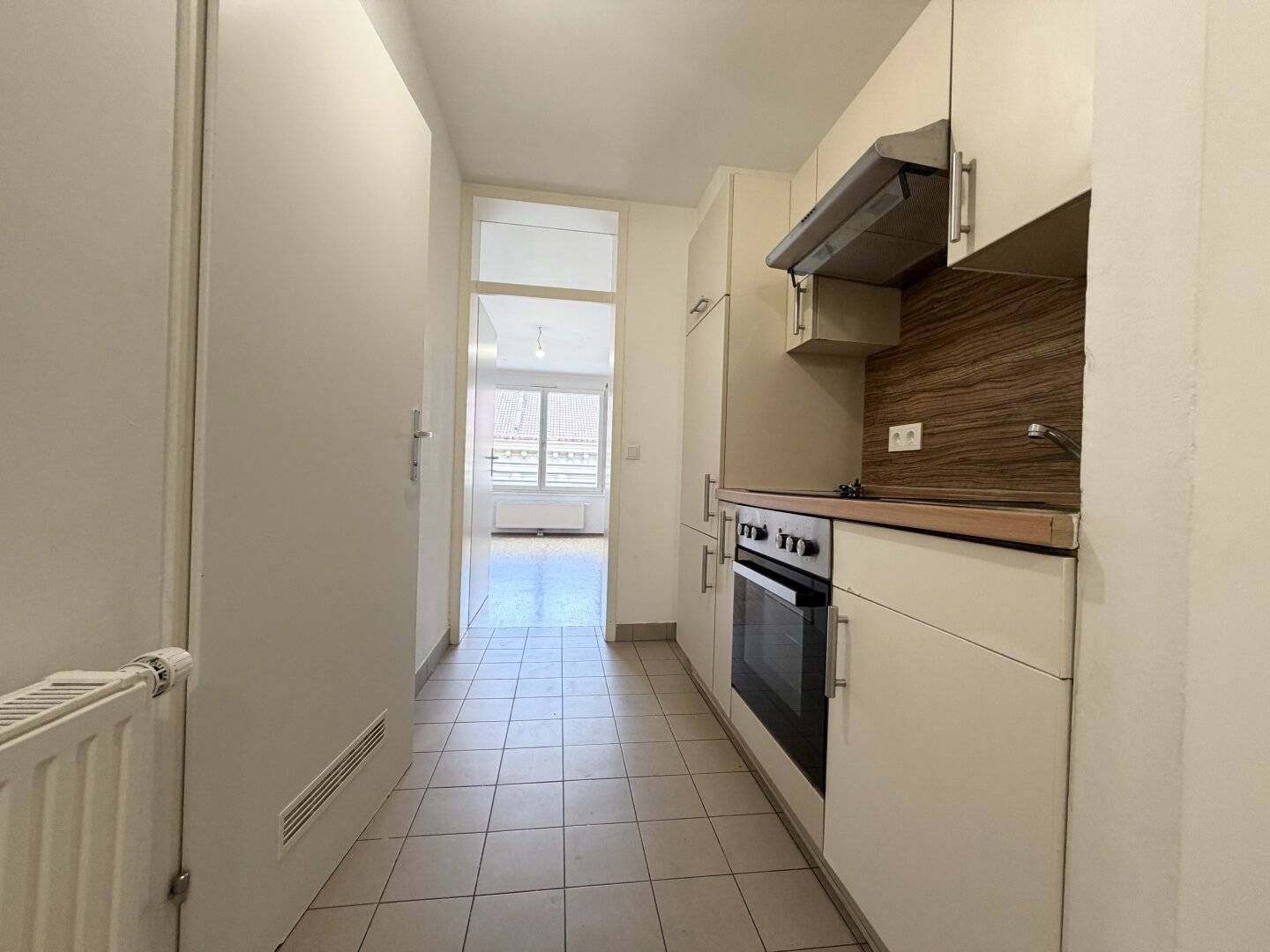 Beautiful 1-room apartment near Gellertplatz 10th district