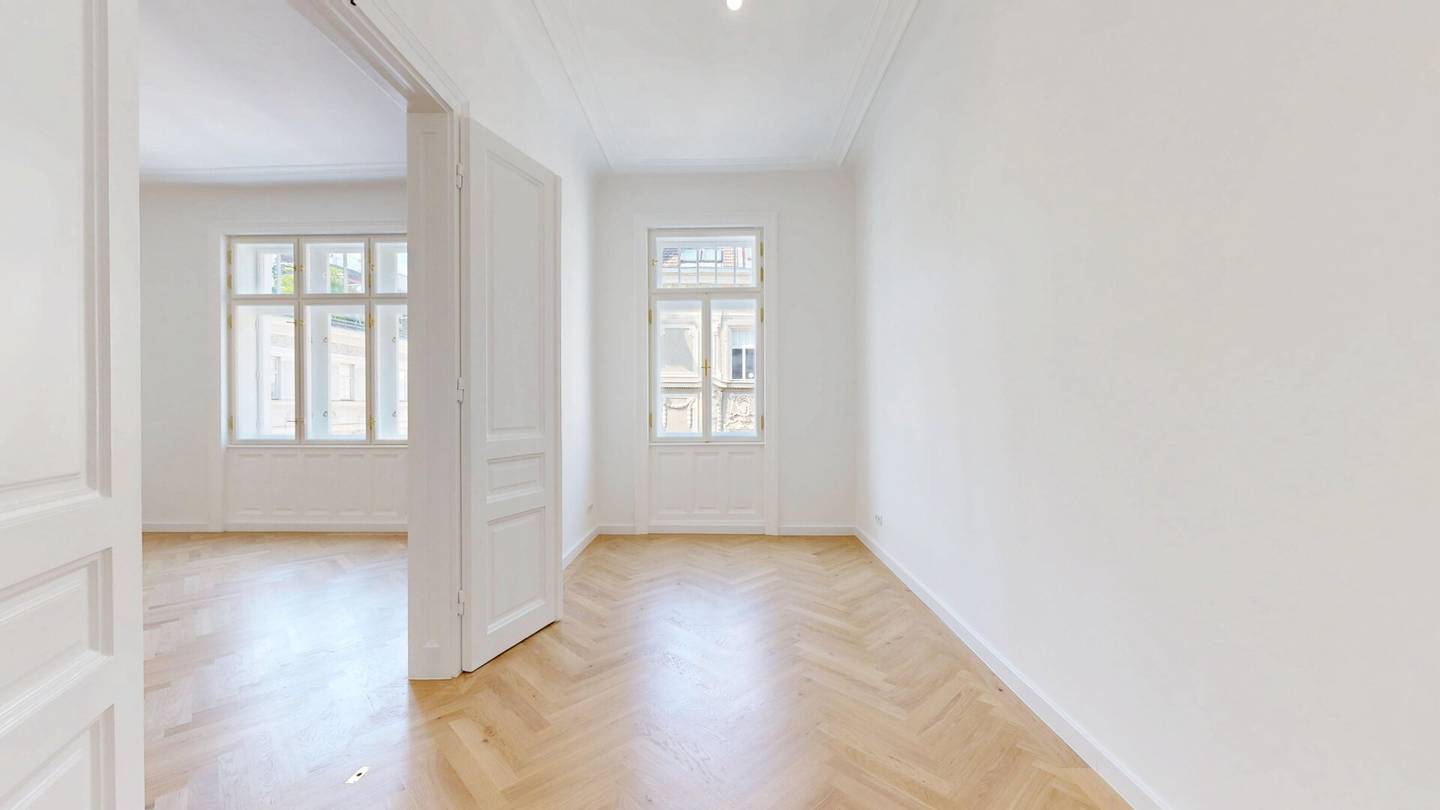 Stunningly beautiful period apartment | 4 rooms | Balcony | Elevator | First occupancy after renovation | Near Arenbergpark