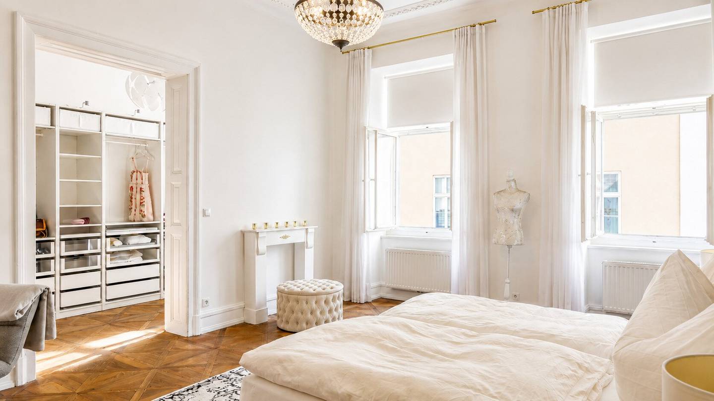 Historic Building Diamond in the Heart of Graz