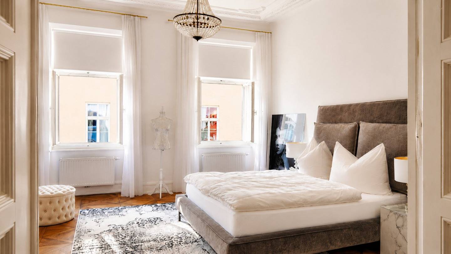 Historic Building Diamond in the Heart of Graz