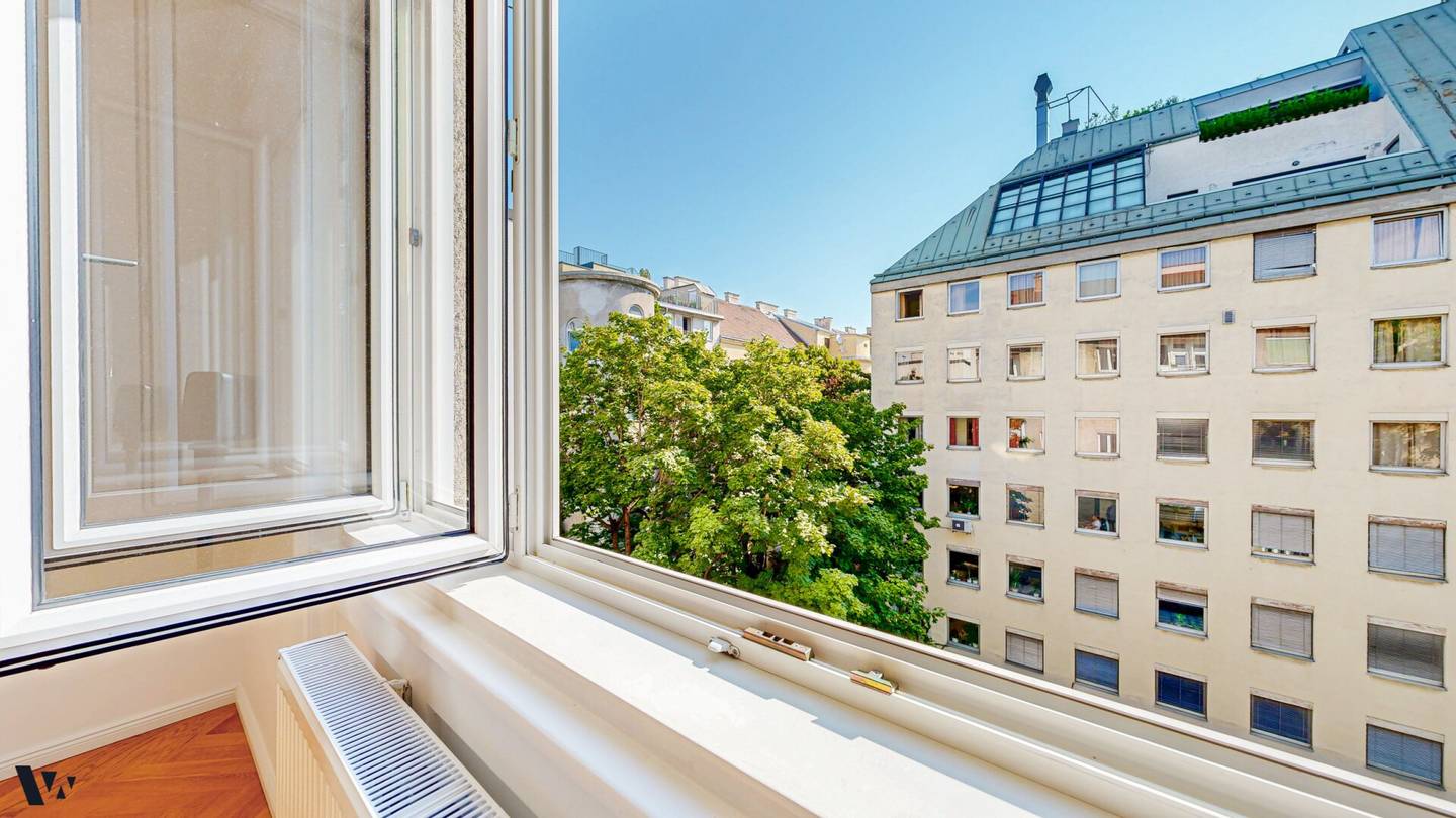 LOGGIA &amp; HOFRUHELAGE | STILVOLL RENOVIERTE 2-ZIMMER-WOHNUNG IN 1070 WIEN