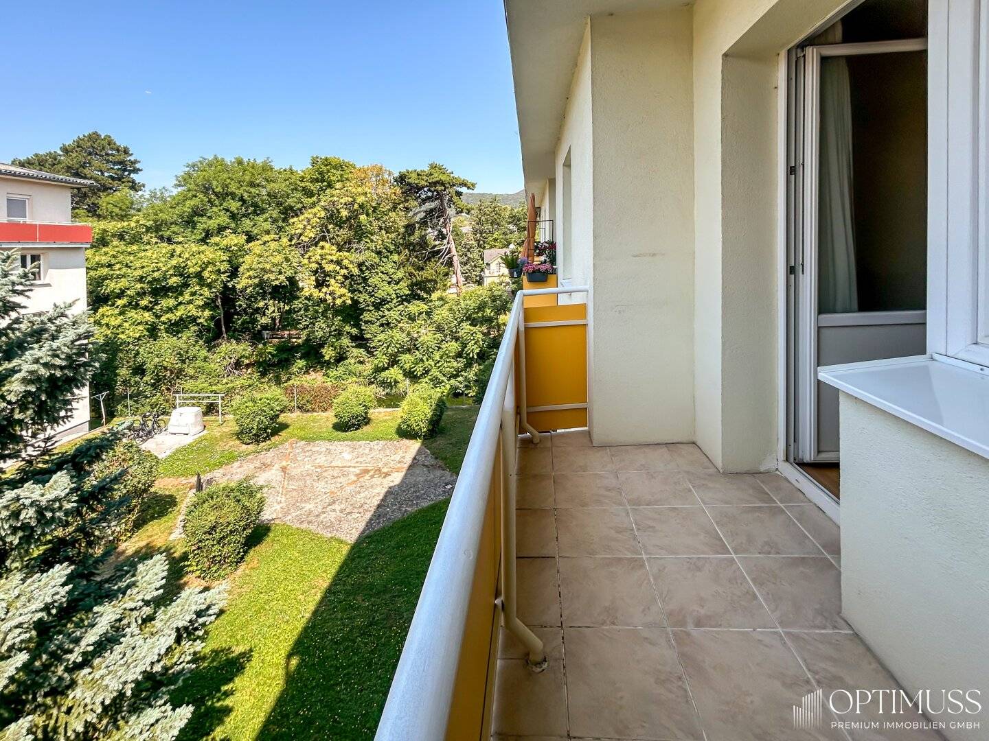 Attraktive 2-Zimmer-Eigentumswohnung mit Balkon in begehrter Grünruhelage von Baden nahe Rosarium!