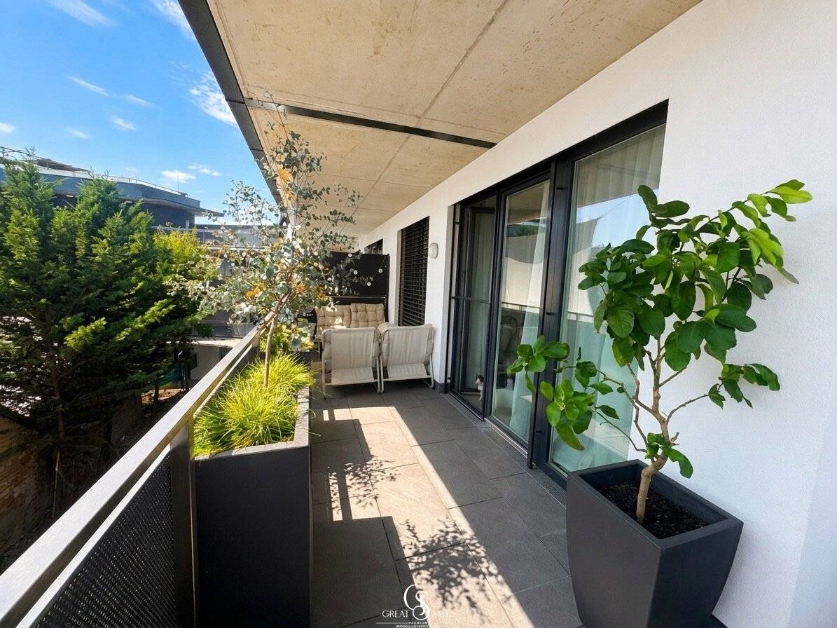 Bright 2-room apartment with spacious corner balcony in a modern residential complex in Graz-Puntigam