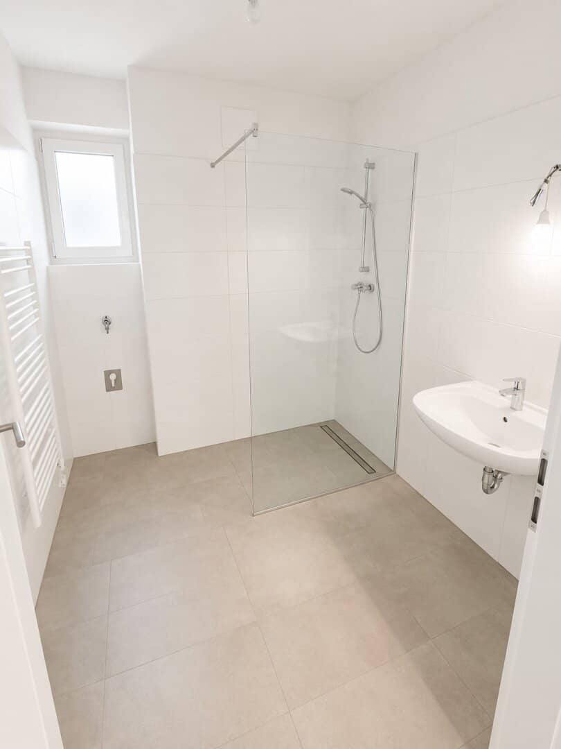 GORGEOUS 3-room garden apartment with around 120 m² green area and underground parking space in Geidorf