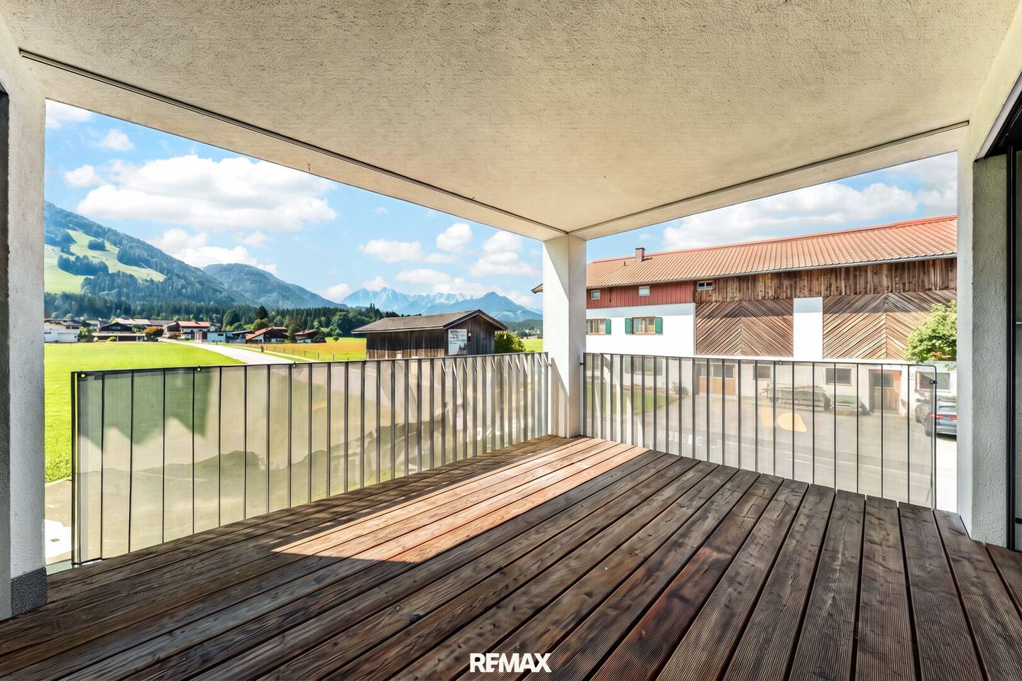 Modernes Wohn- &amp; Geschäftshaus in Bestlage von Kössen!