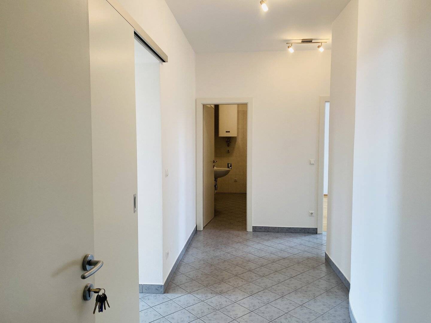 Nice 4-room apartment with south-facing balcony
