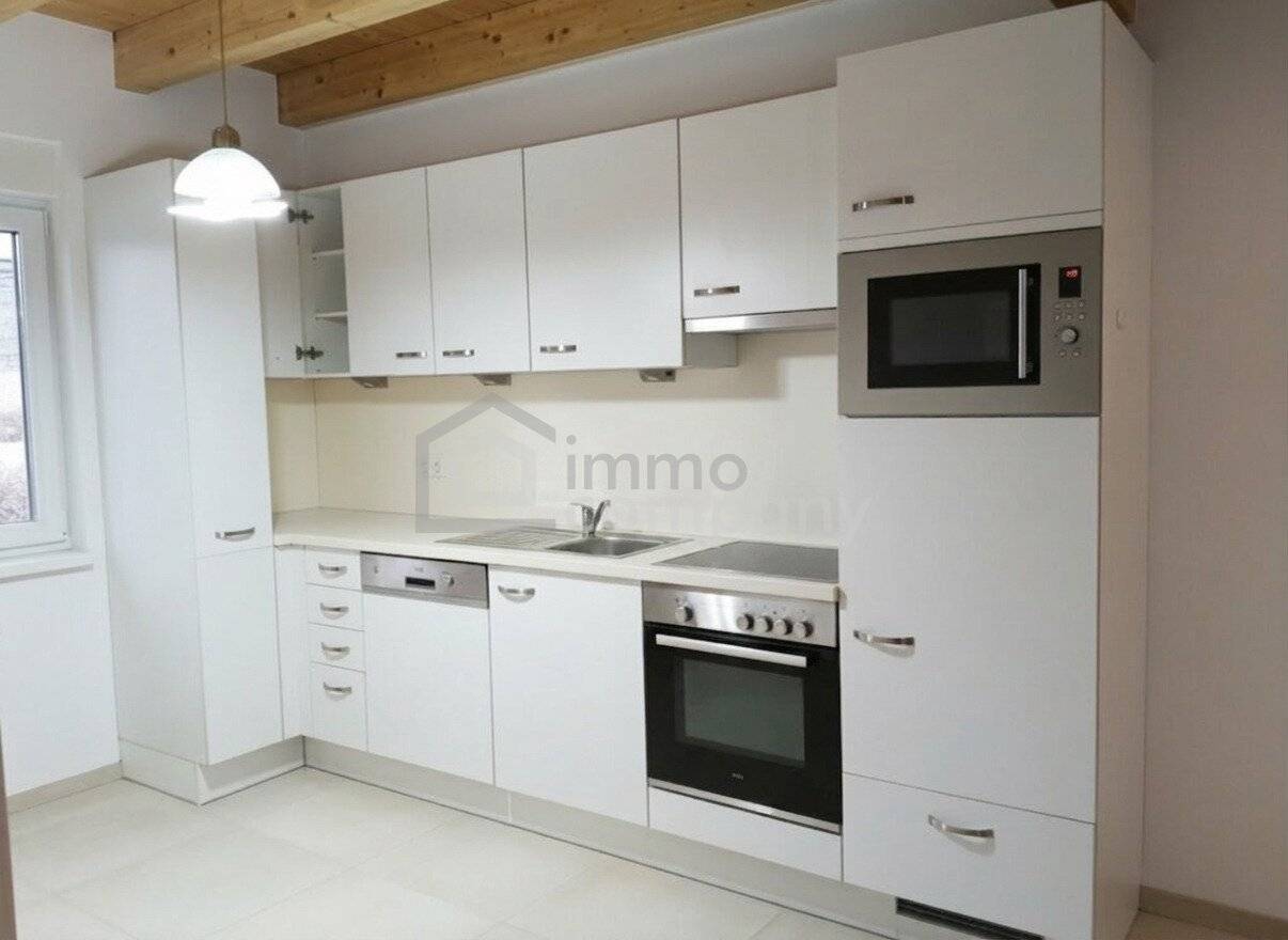 Like-new semi-detached house 125m² in Haschendorf with small garden, balcony and lake access