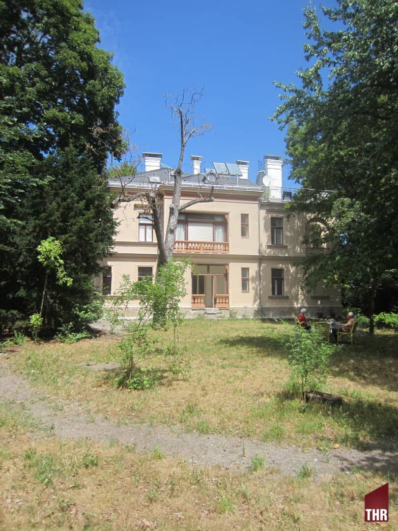 Villenetage nahe Zentrum zu mieten.