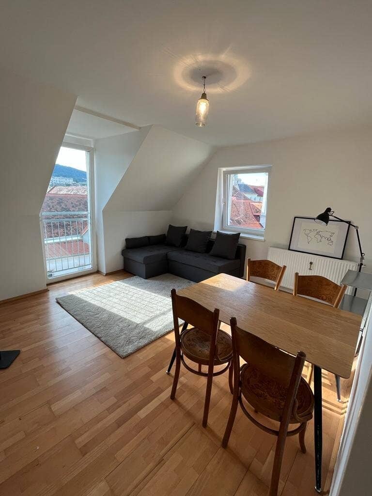 Gemütliche 2-Zimmer-Dachgeschoßwohnung in zentraler Grazer Lage