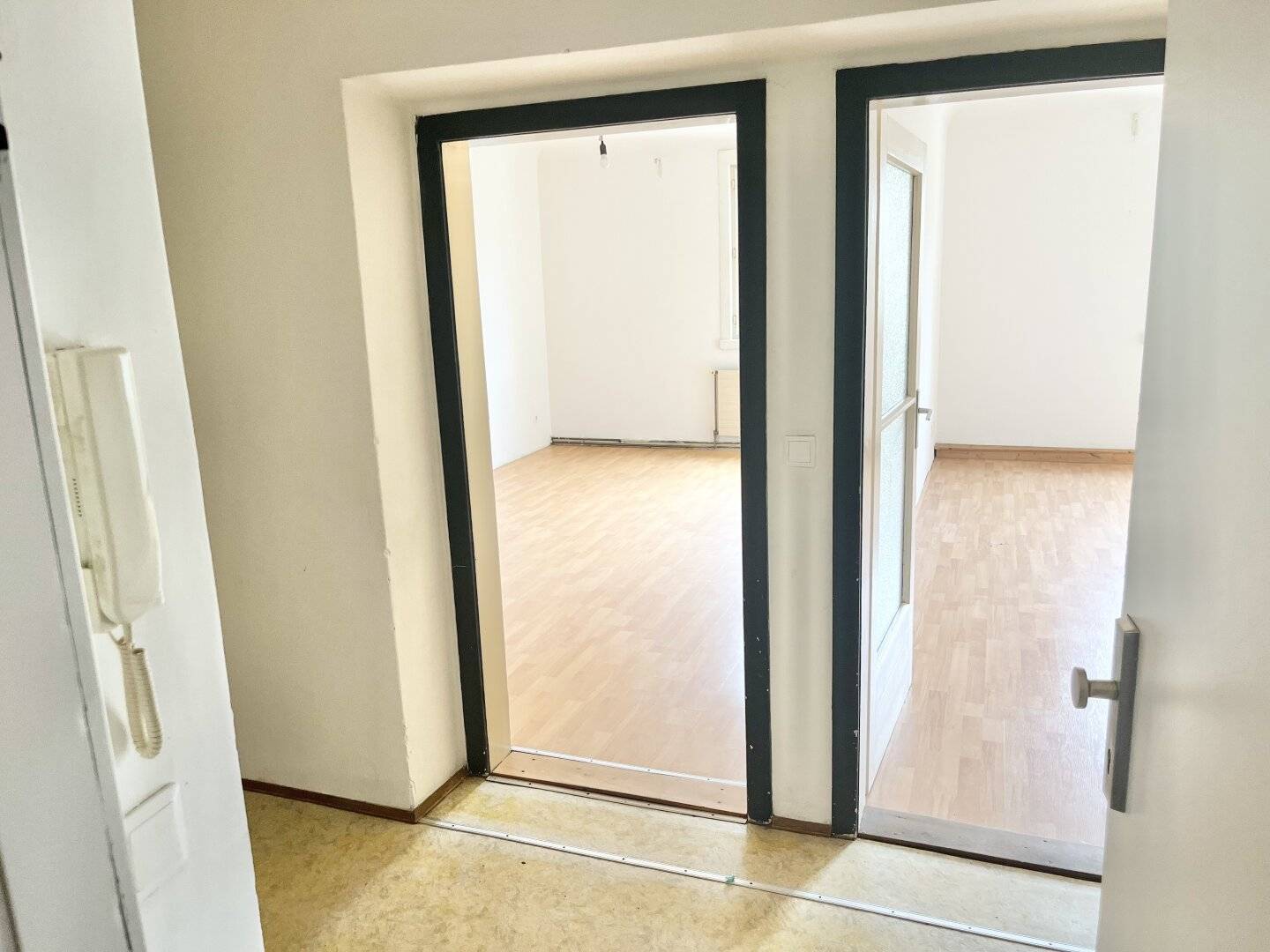 Helle 2 Zimmer Wohnung mit Lift und Grünblick unmittelbar neben der U-Bahnstation Alser Straße