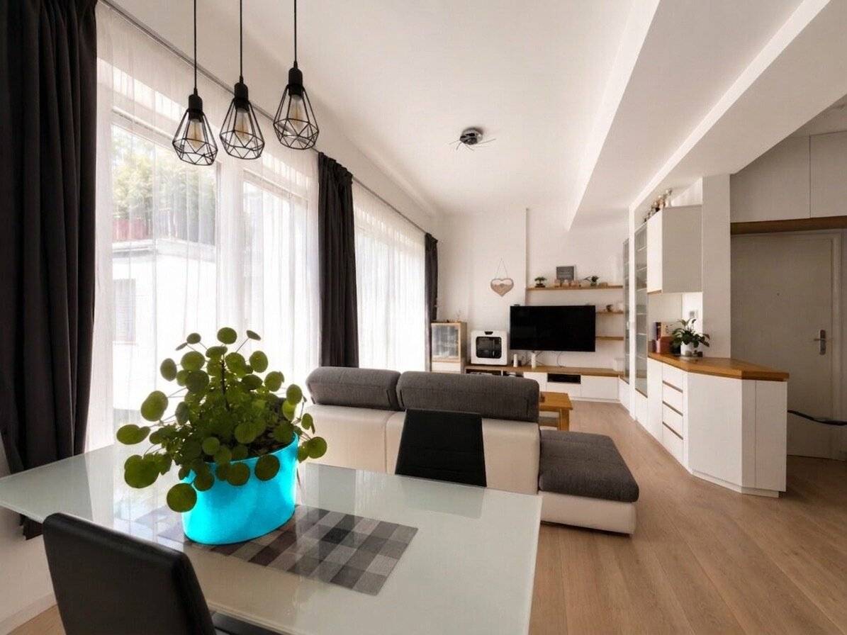 U4 | Morning sun and air-conditioned rooms | open living and dining area | modern equipment | U4 Hietzing and Park Schönbrunn