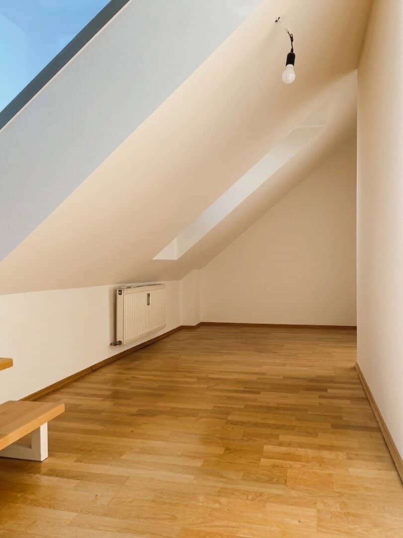 Gemütliche Dachgeschosswohnung mit Balkon und ruhiger Dachterrasse in zentraler Grazer Lage
