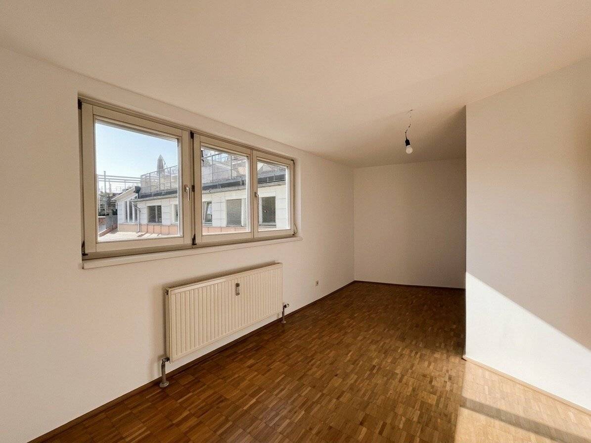 Gemütliche Dachgeschosswohnung mit Balkon und ruhiger Dachterrasse in zentraler Grazer Lage