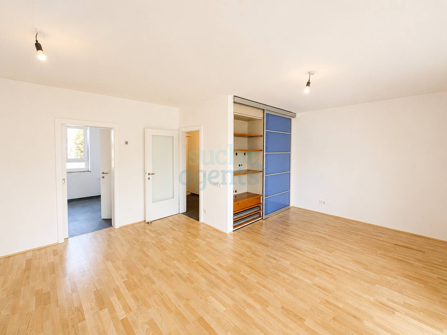 Barrierefreie Erdgeschosswohnung mit Balkon und Parkplatz
