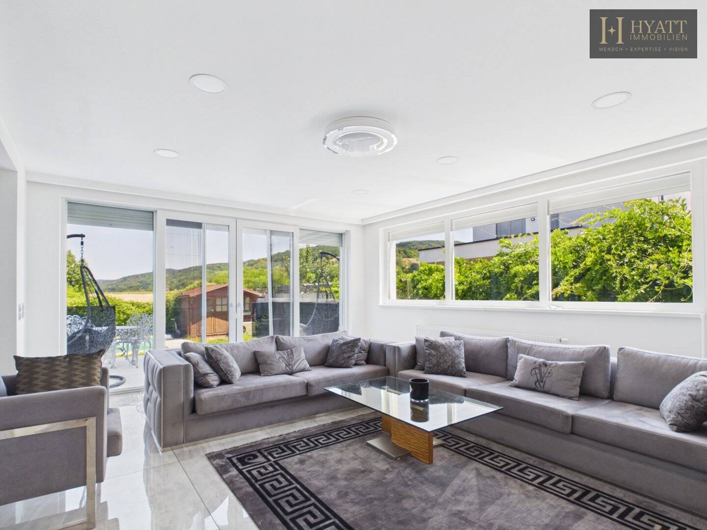 Großzügiges Einfamilienhaus mit rund 345 m² Wohnfläche, Terrasse, Garten &amp; vielseitigem Nutzungspotenzial in Königstetten