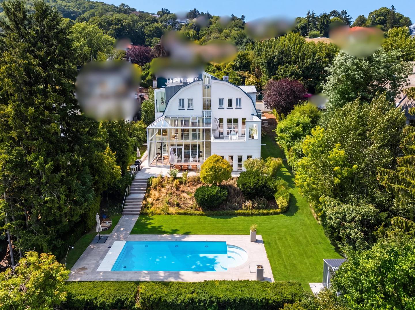 Elegante Wohnung mit Privatspa Pool und Donaublick