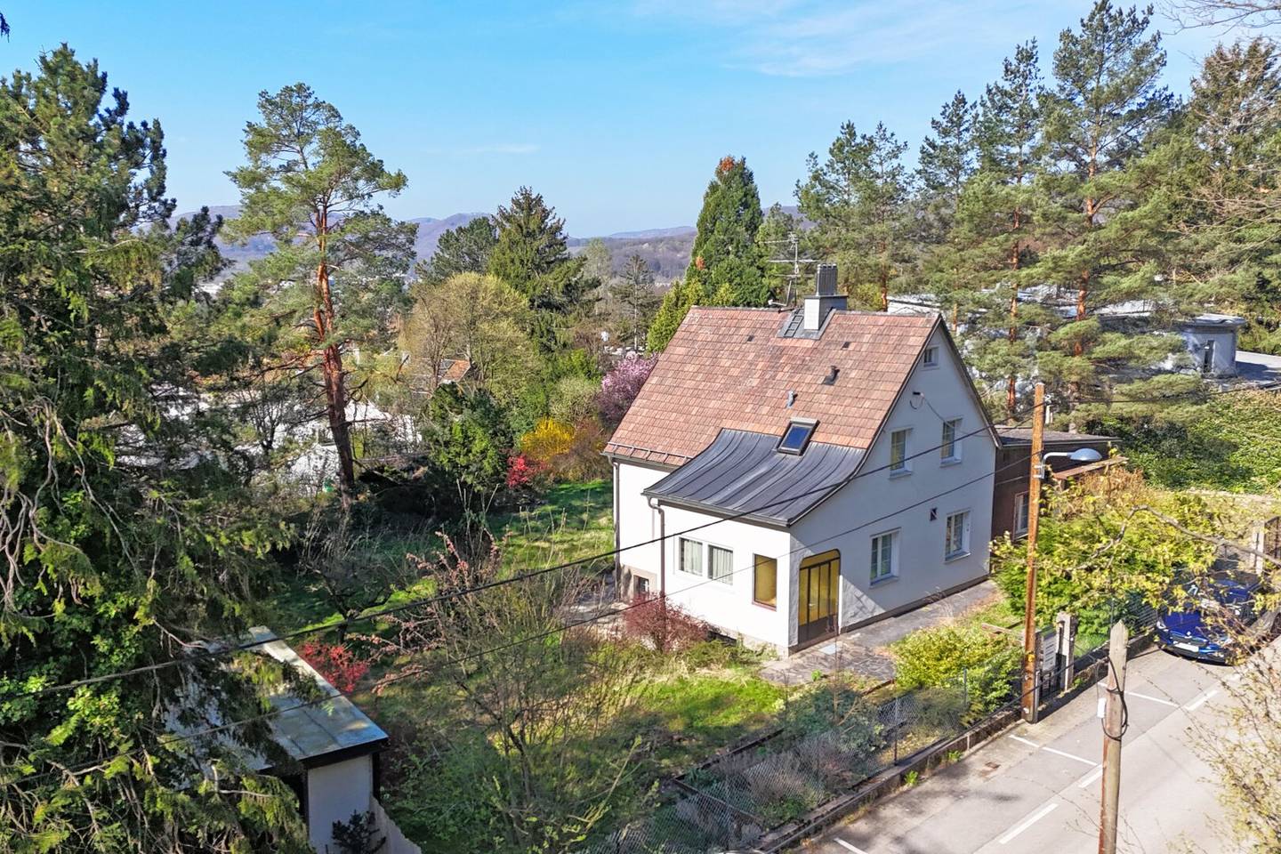Plot from subdivision in a forest edge quiet location between Wolfersberg and Kolbeterberg