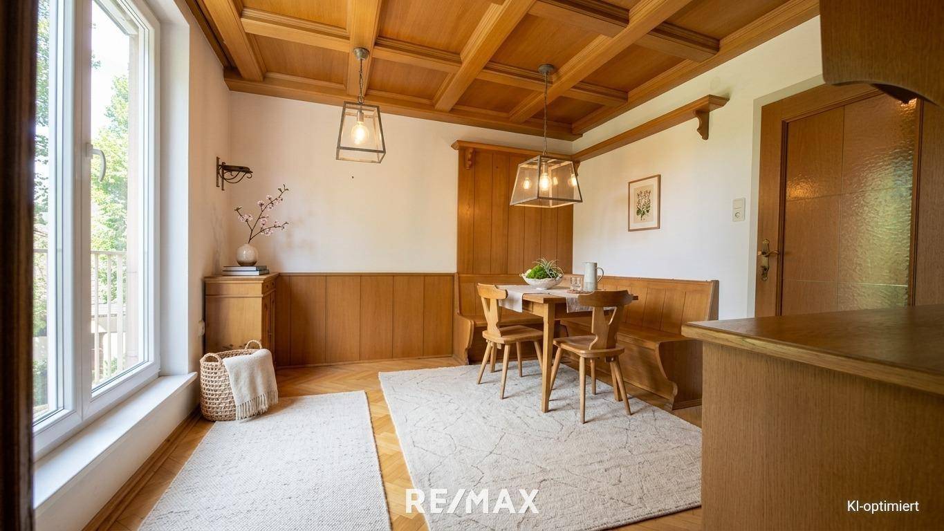 Bright apartment with lift and French balcony