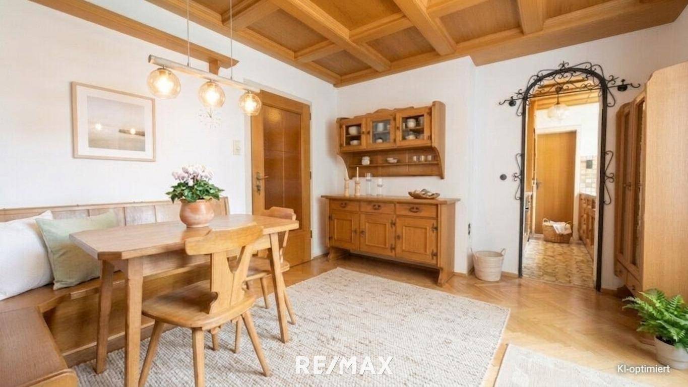 Bright apartment with lift and French balcony