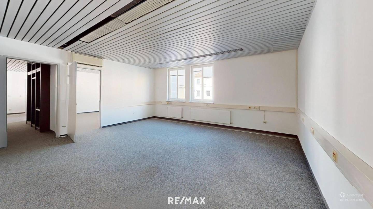 Central barrier free apartment with flexible layout