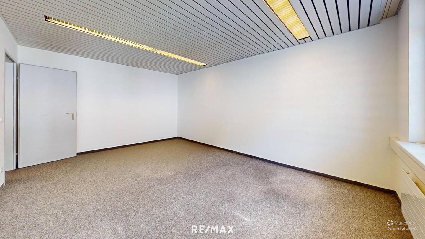 Central barrier free apartment with flexible layout