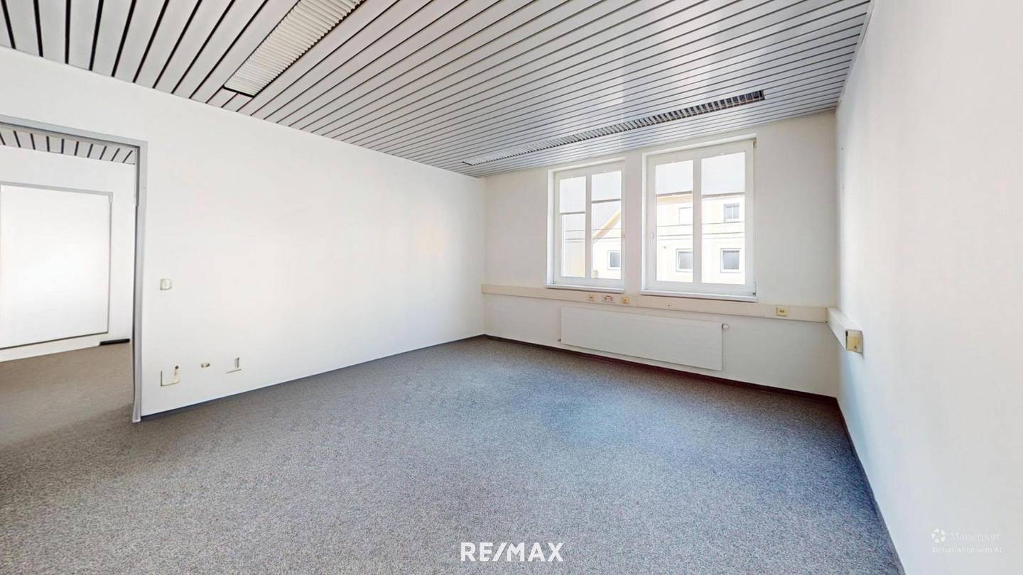 Central barrier free apartment with flexible layout