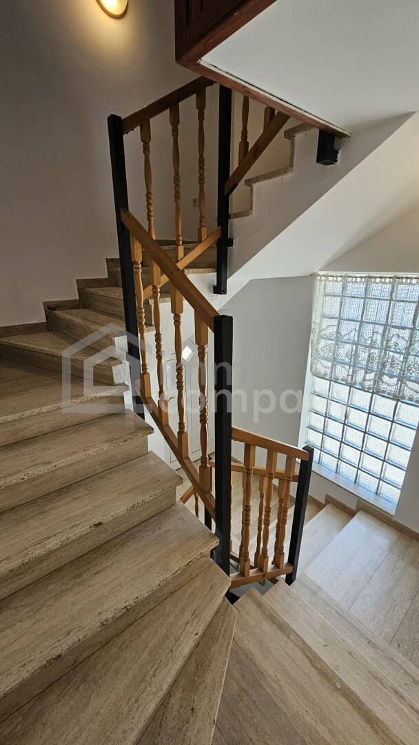 Large rental apartment with winter garden at a low price in Hof am Leithaberge