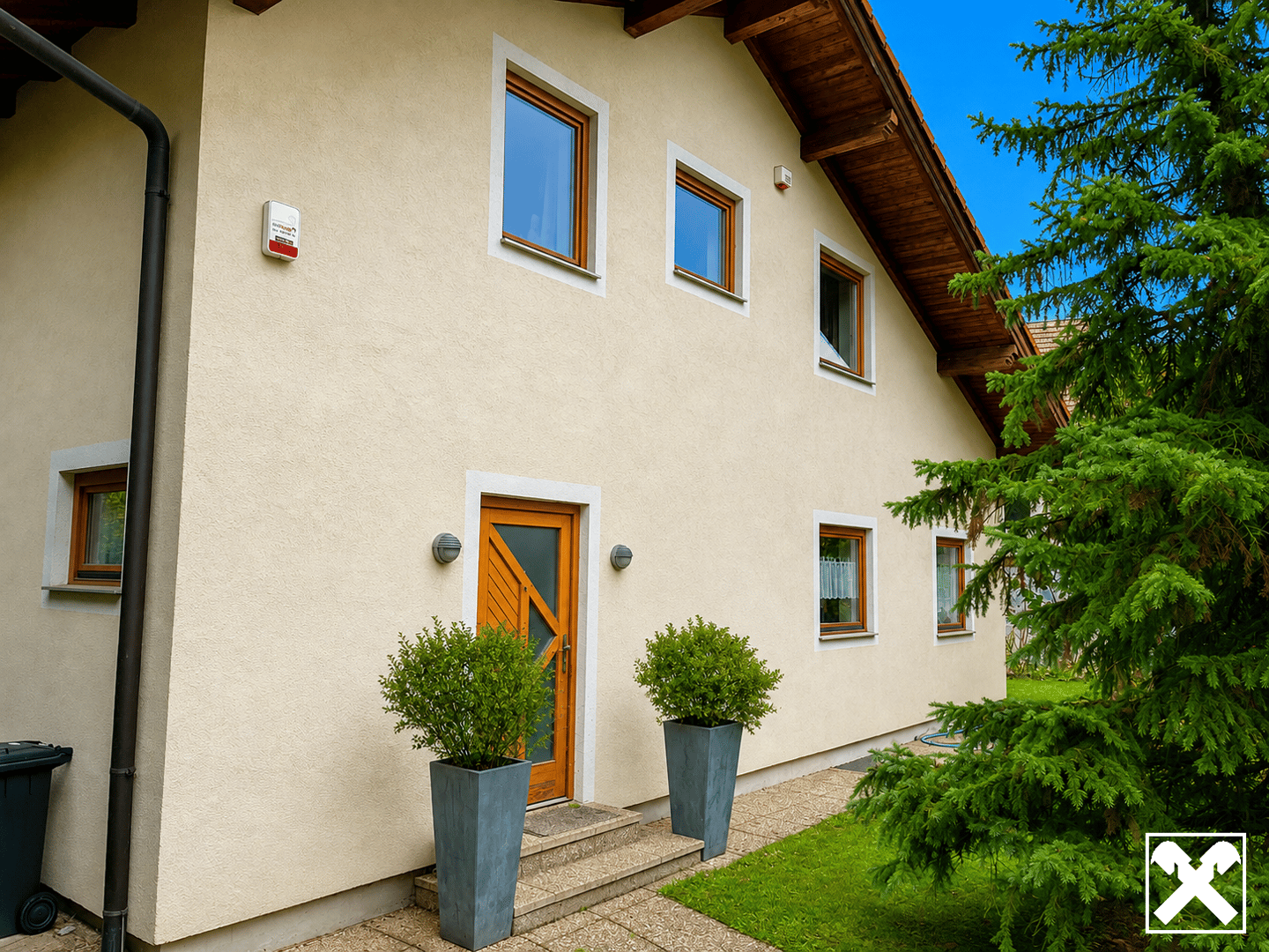 Gepflegtes Wohnen mit Pool und Garten Familienwohnung