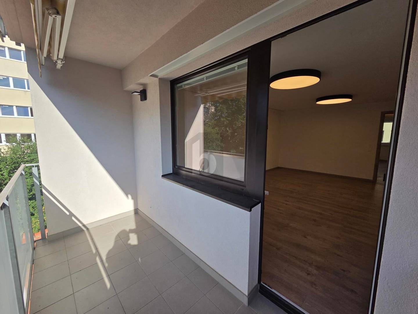 Kernsaniert 2026 Wohnung mit Balkon und Parkplatz