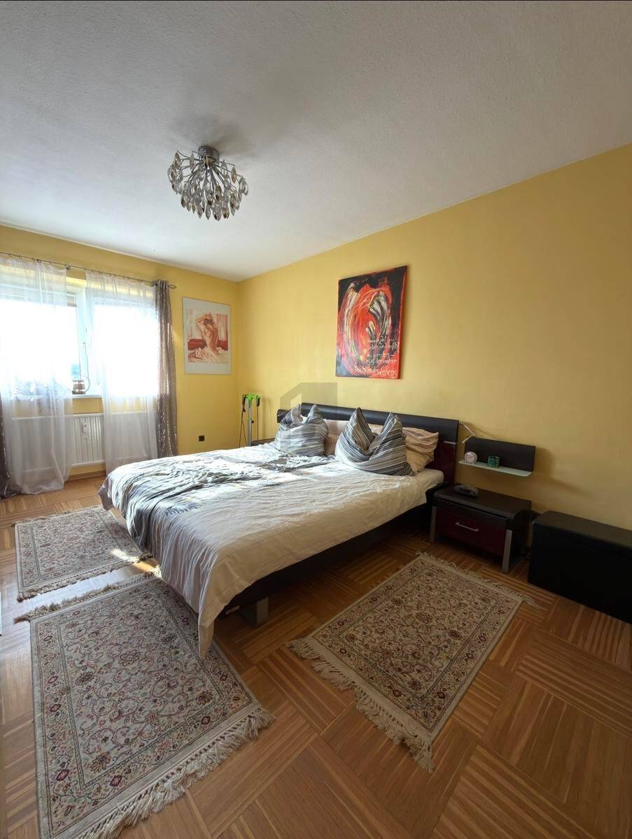 Wohnung with river view and private underground parking