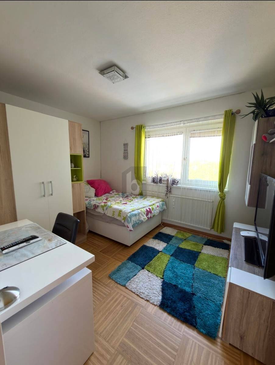 Wohnung with river view and private underground parking
