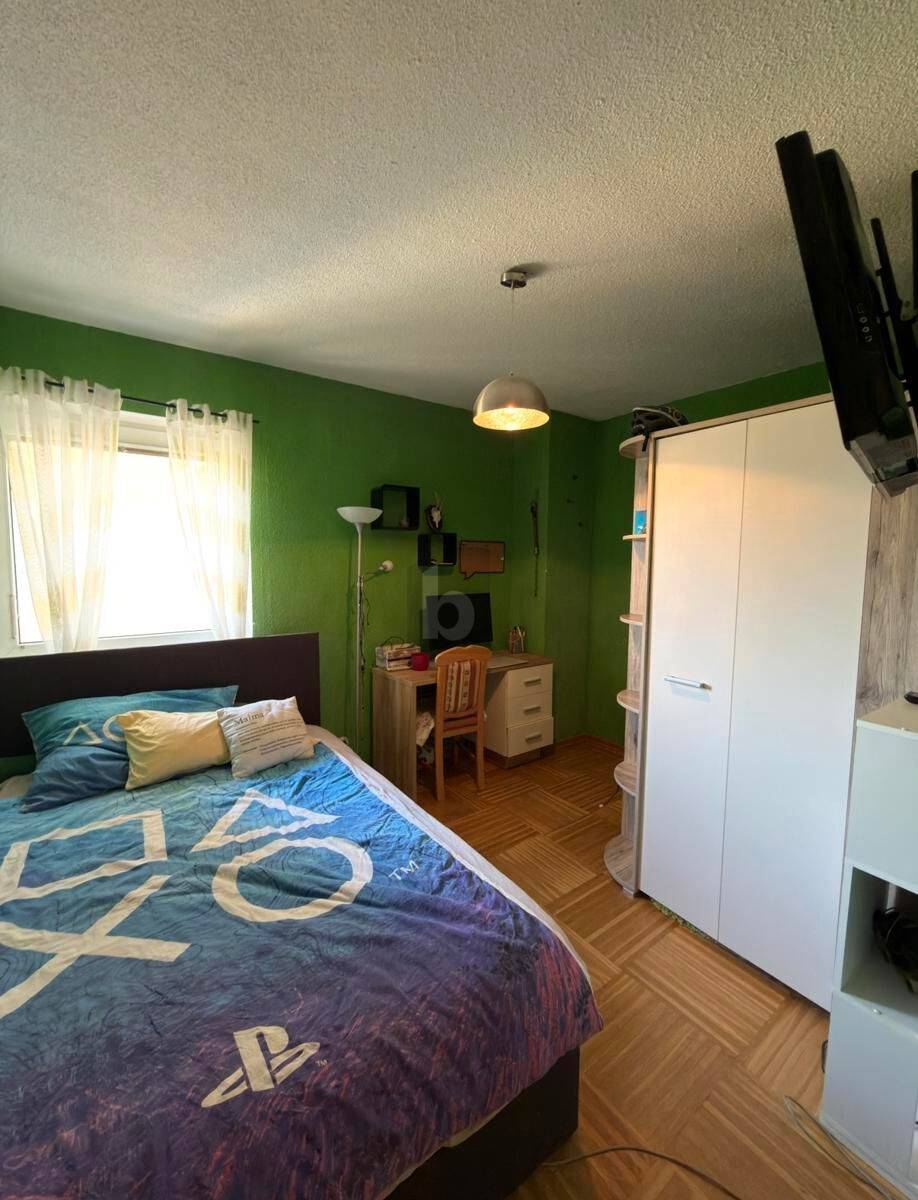 Wohnung with river view and private underground parking