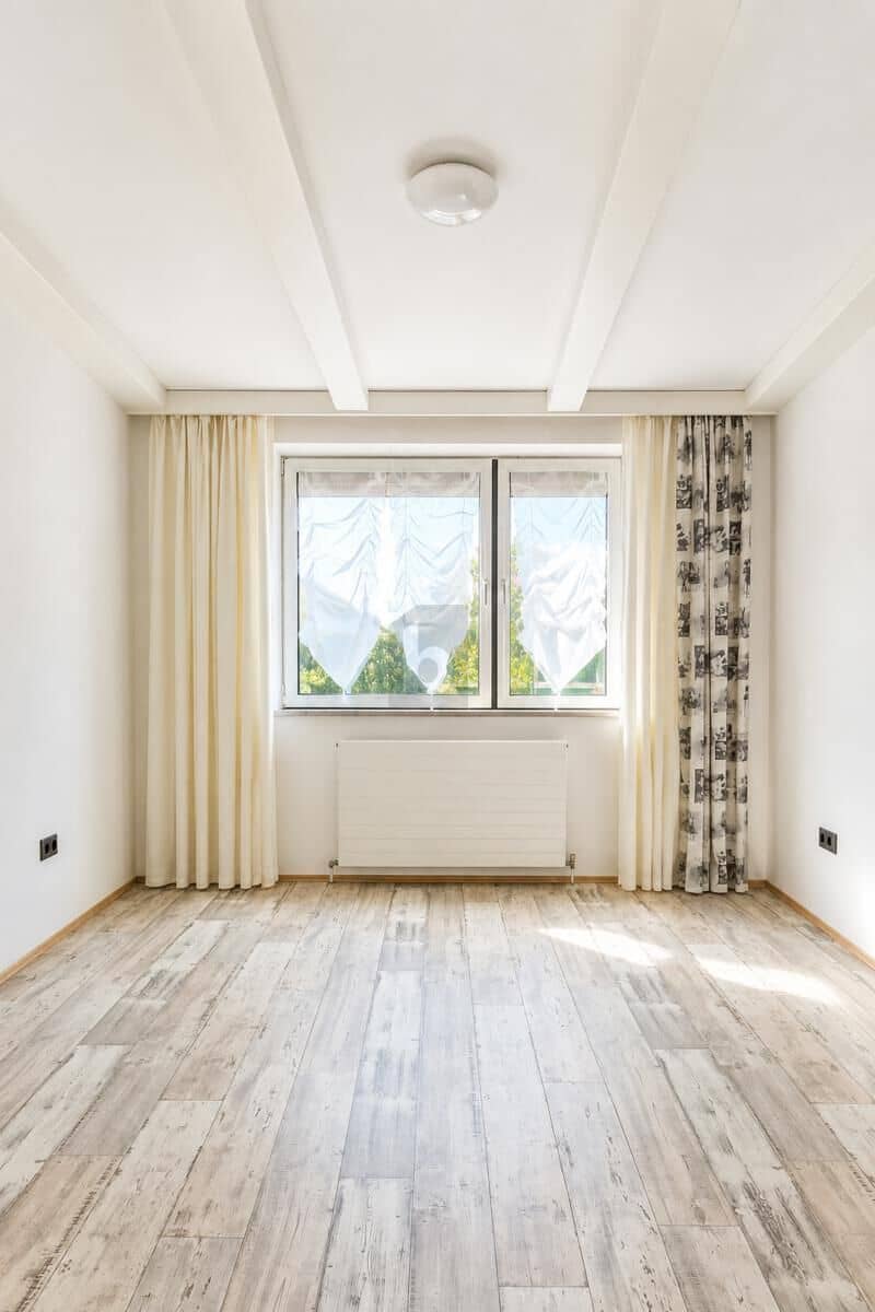 Erdgeschosswohnung mit großem Garten und überdachter Terrasse