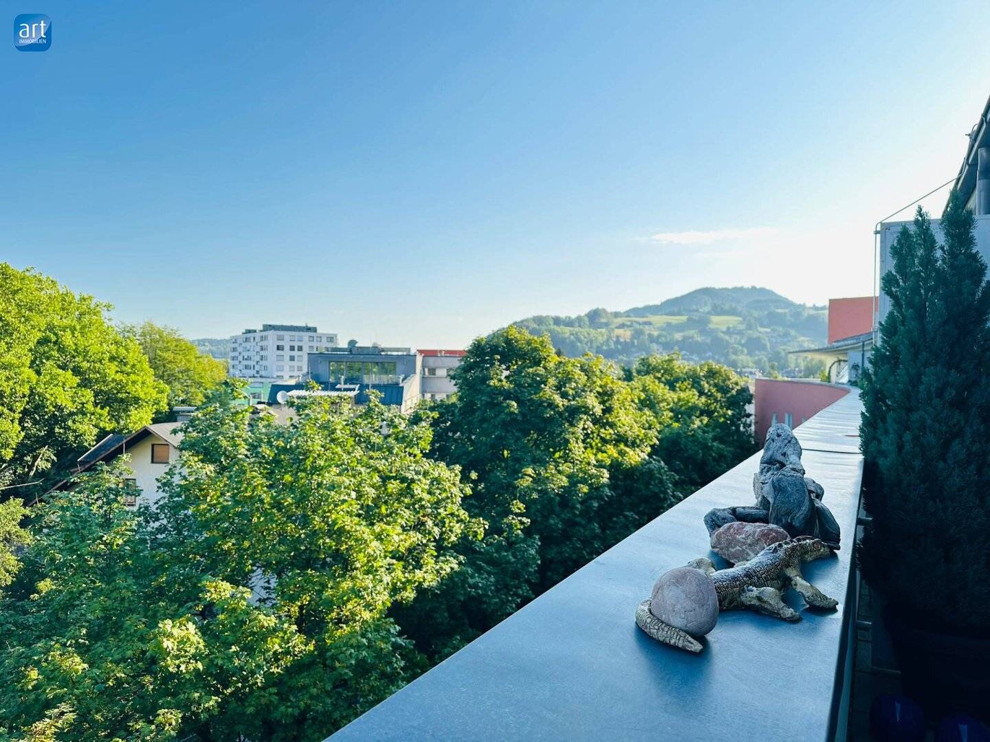 Cozy 3 room apartment with balcony and underground parking space near the old town Salzburg