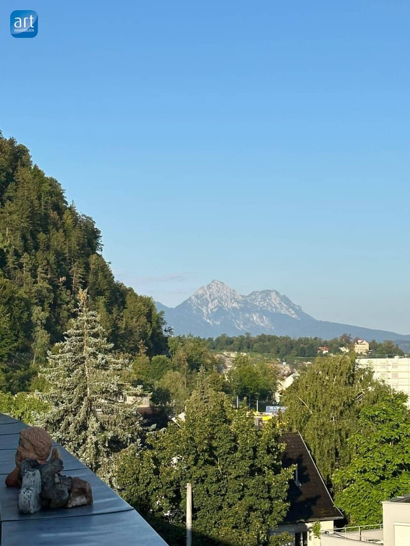 Cozy 3 room apartment with balcony and underground parking space near the old town Salzburg